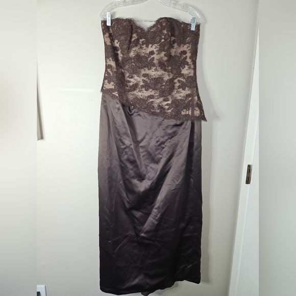 Rose Taft Couture Lace Evening Gown *no sze tag check photos for measurements* - Picture 1 of 7